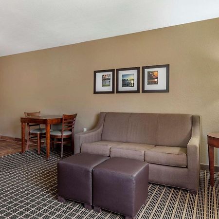 Comfort Suites Delavan - Lake Geneva Area Extérieur photo