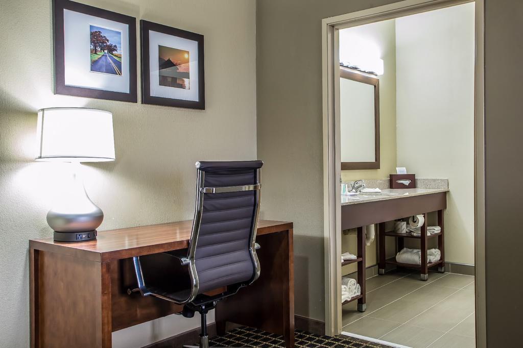 Comfort Suites Delavan - Lake Geneva Area Extérieur photo