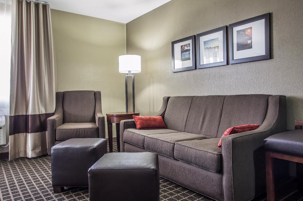 Comfort Suites Delavan - Lake Geneva Area Extérieur photo