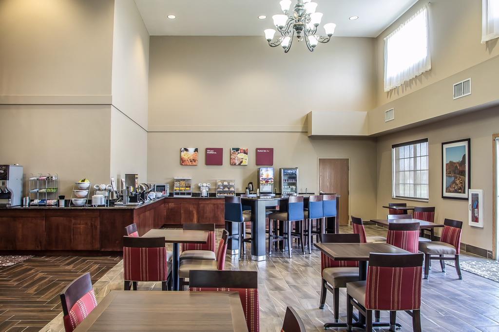 Comfort Suites Delavan - Lake Geneva Area Extérieur photo